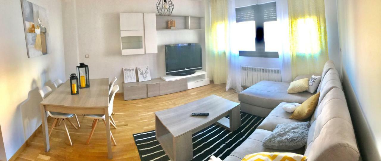 Alojamiento La Rosaleda Ponferrada Dış mekan fotoğraf